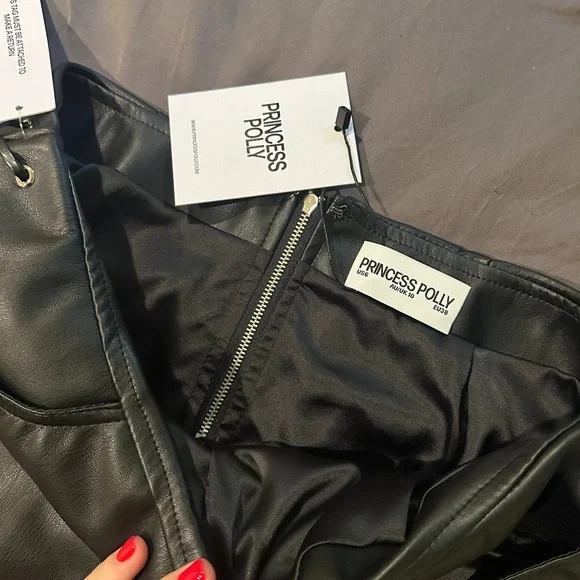 NWT PRINCESS POLLY FAUX LEATHER MICRO SHORTS - Picture 10 of 11